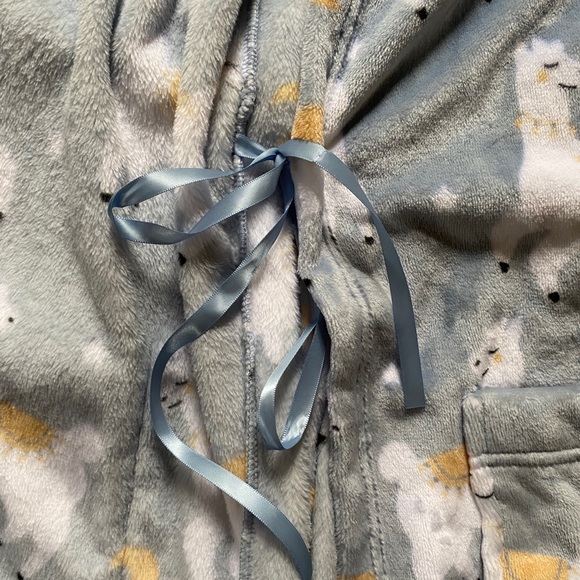 Daydream by Berkshire Home Cozy Hooded Robe - Picture 4 of 9